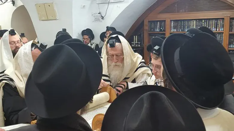 פרוש בתפילה בקבר הרשב"י