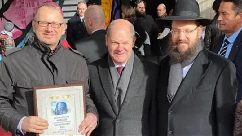 חוגגים בברלין