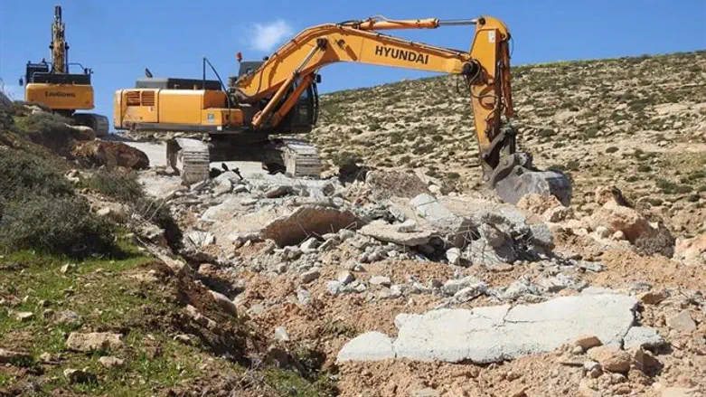 הריסת הכביש הבלתי חוקי