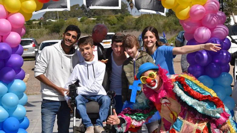 מסיבת פורים של קו לחיים