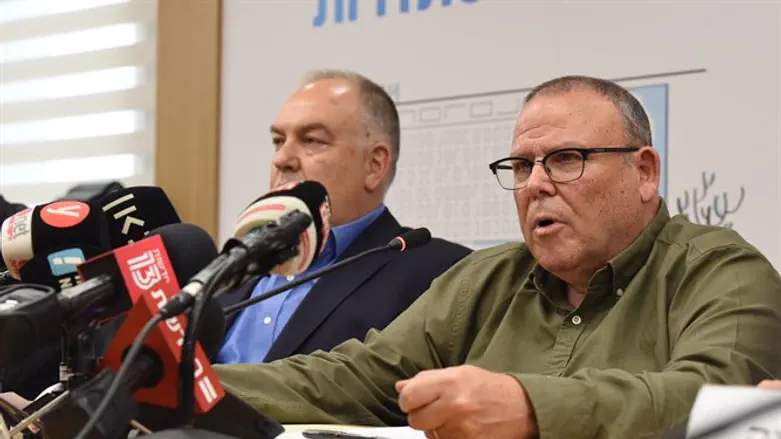 ארנון בר דוד