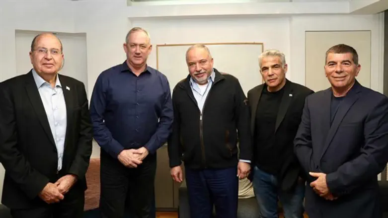 Liberman (C) with Blue and White heads