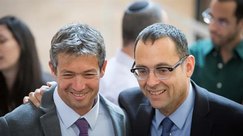 Цви Хаузер и Йоаз Хендель