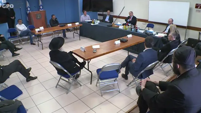 Дискуссия на расстоянии из-за угрозы коронавируса