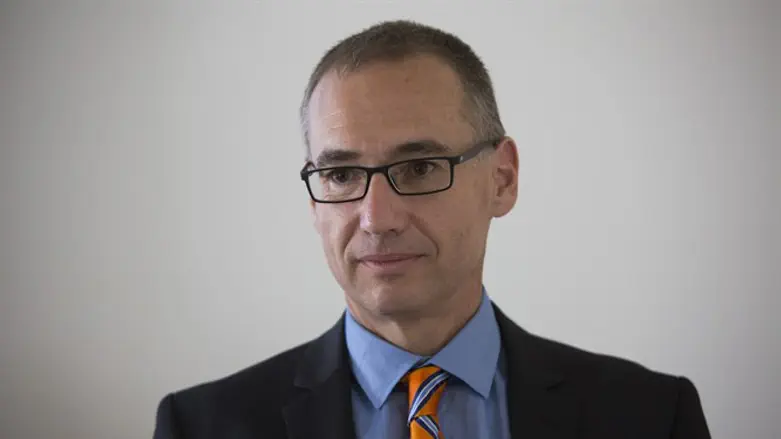 פרופ' ארנון אפק