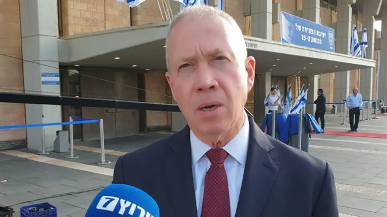 Йоав Галант