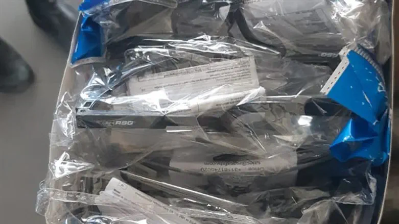 חלק מהציוד שהועבר