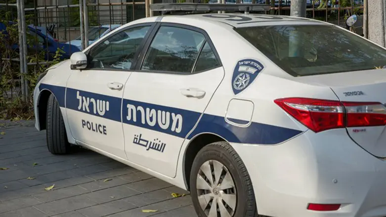 Полицейский автомобиль (иллюстрация)