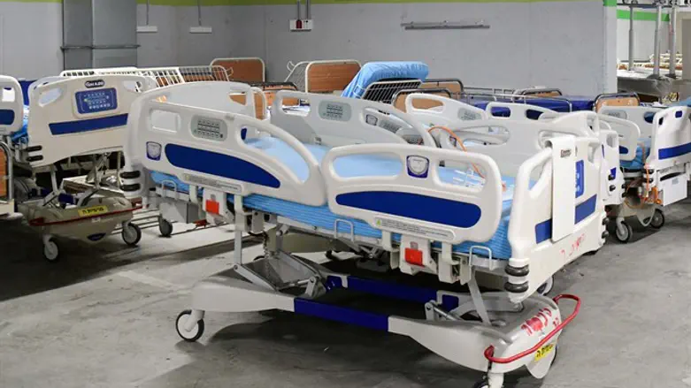 Больничные кровати