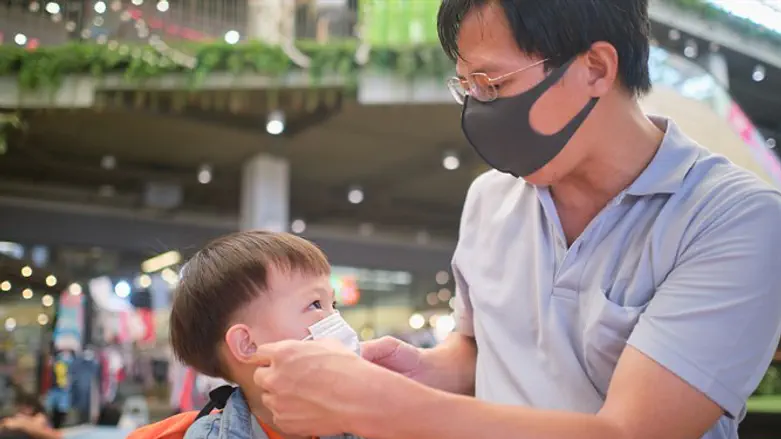 קורונה. הורים וילדים. אילוסטרציה