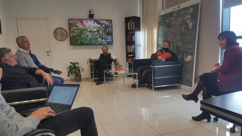 בלוך עם המנהלים