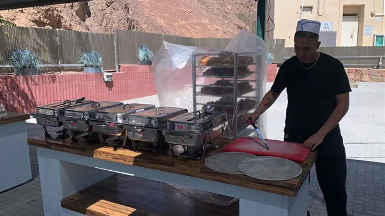 נהנים מתפריט מגוון