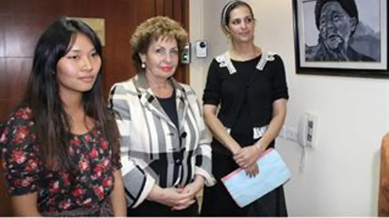 תערוכת בני המנשה. אתמול