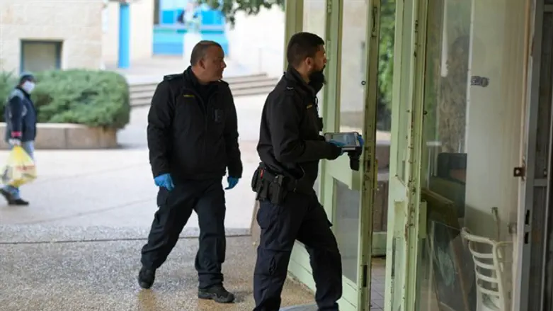 שוטרים בפעילות אכיפה