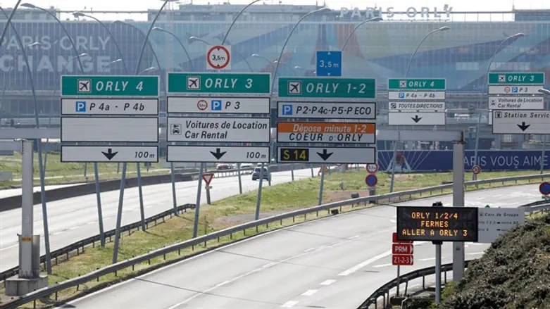 נמל התעופה אורלי בצרפת ריק בעקבות הקורונה