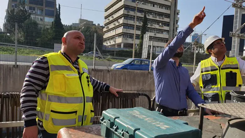 השר סמוטריץ' במהלך הסיור