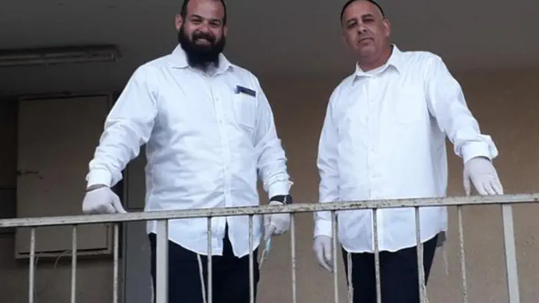 מחופשים לחרדים