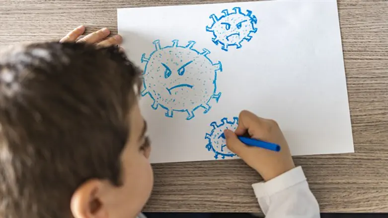 ילד מצייר קורונה