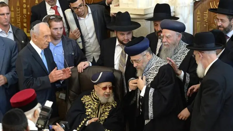 הרב בקשי דורון לצד הרב יוסף