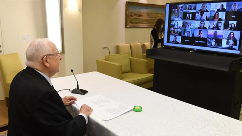 הנשיא ריבלין בשיחה