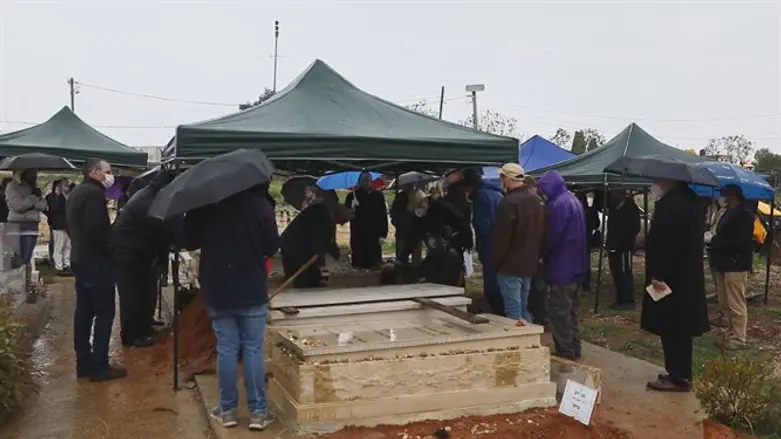 הלווית אברהם מינץ