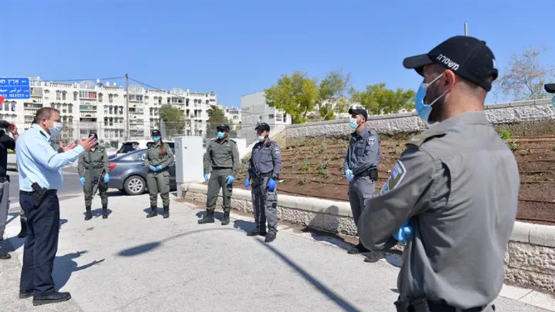 Police officers given instructions on enforcing lockdown orders