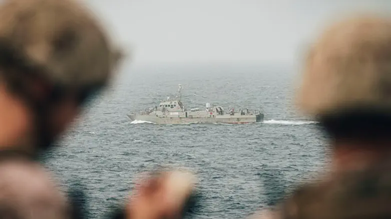US Marines observe Iran fast-attack craft in Srtaight of Hormuz