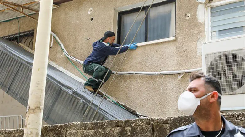 Police close Bnei Brak synagogues