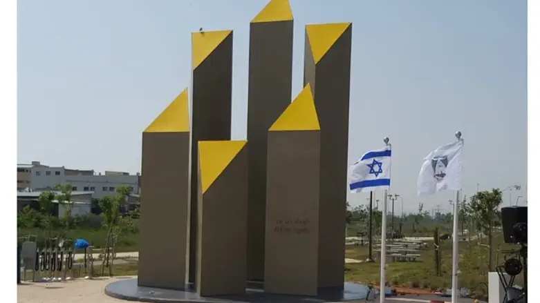 האנדרטה החדשה