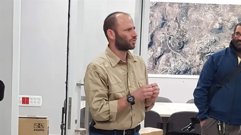 שרון בתדרוך