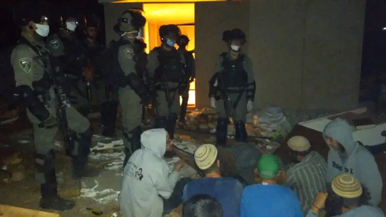 Border Police officers in Kumi Ori