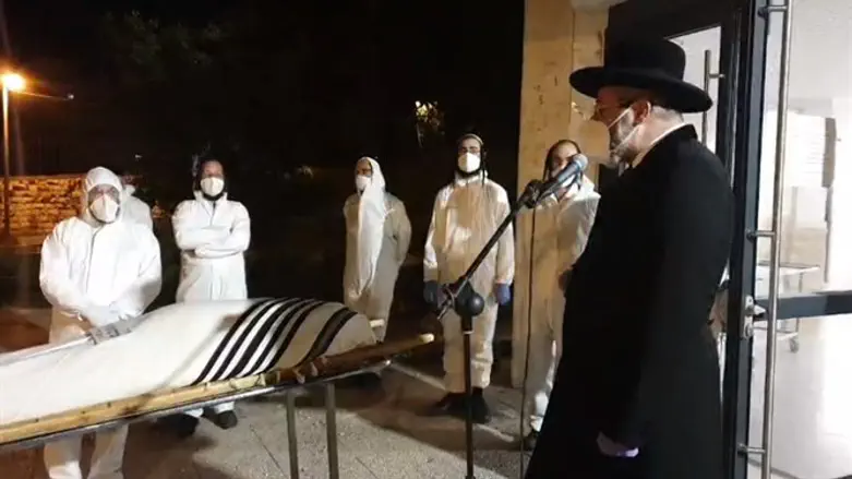 הרב דוד לאו סופד בהלווית הרב ישעיהו הבר ז"ל