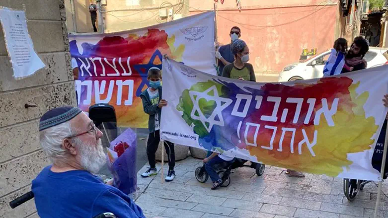 המתנדבים משמחים קשישים