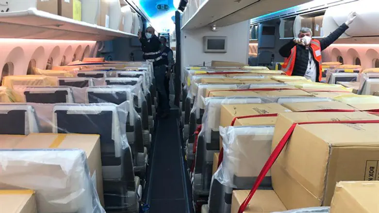 טיסה שנחתה הבוקר עם ריאגנטים וציוד מיגון