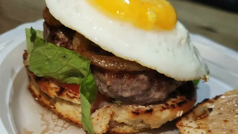 המבורגר בלחמנייה