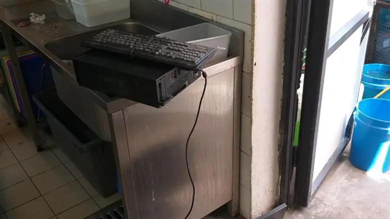 ניסה לגנוב מחשב