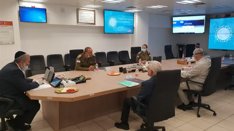 דרעי בבסיס פיקוד העורף