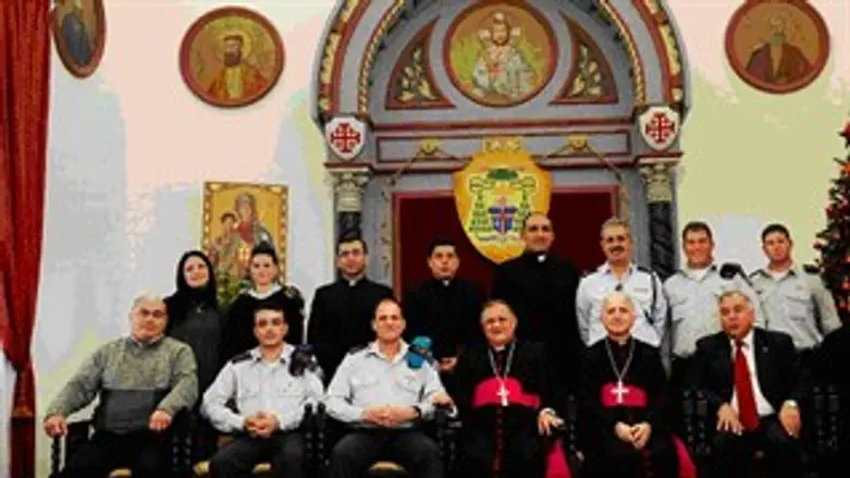 הקצינים והכמרים. היום