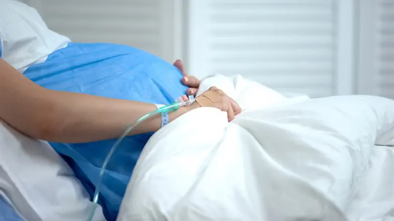 Pregnant woman in hospital (Illustrative)