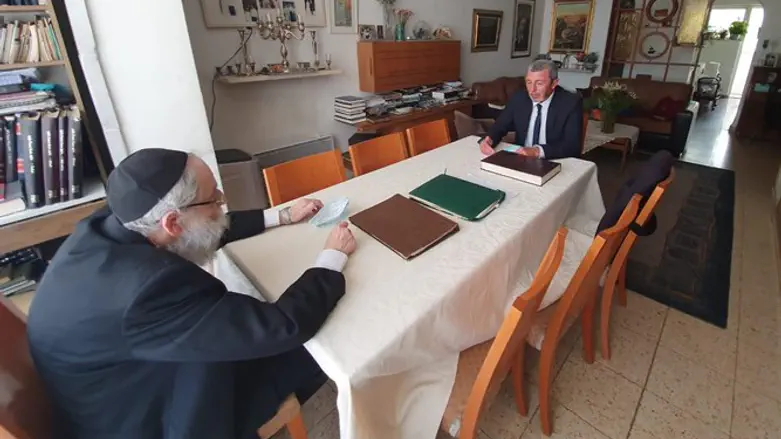 פרץ והרב שטרן