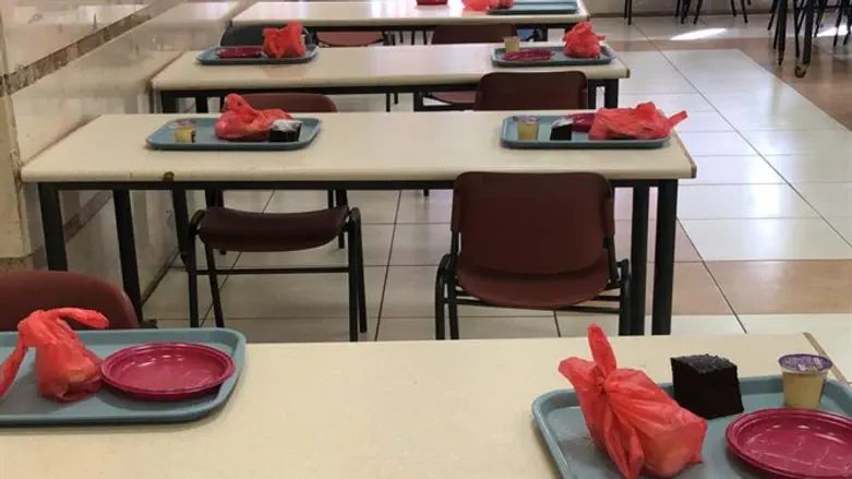 מקפידים על ריחוק חברתי בחד"א שעלבים