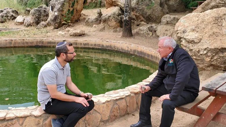 דיכטר בביקור בבנימין