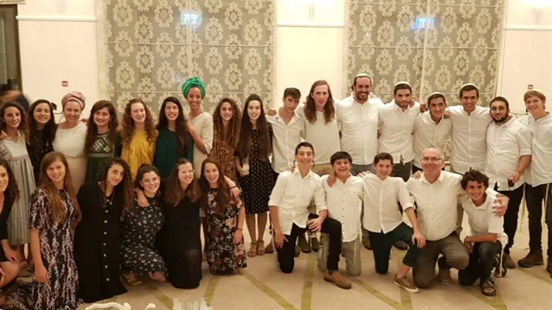 מגוייסים למבצע חתונה