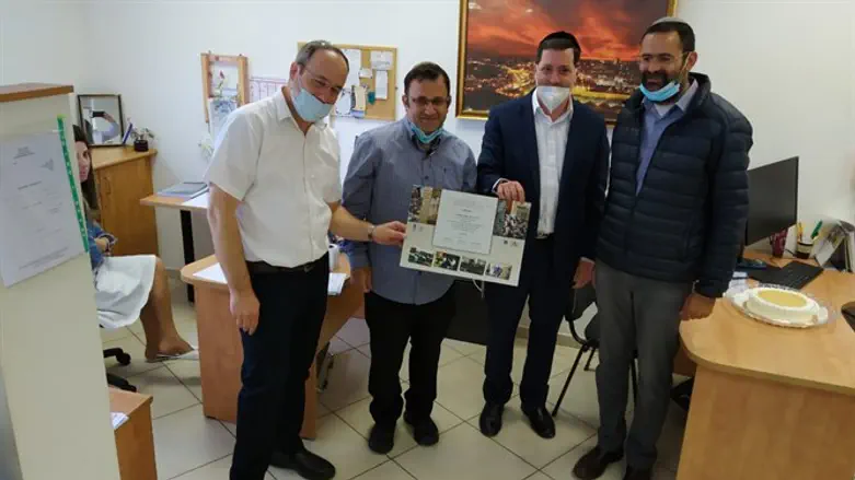 ראשי האיגודים עם ראש האגף