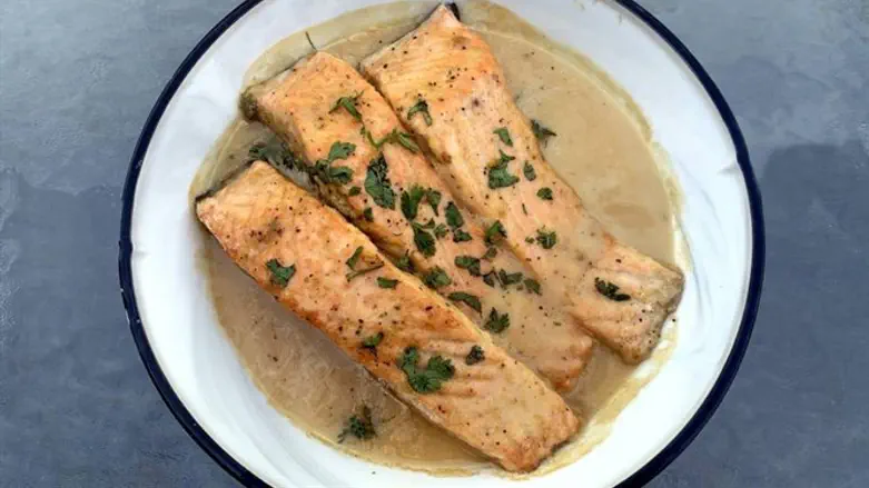 Lemon Butter Herbed Salmon