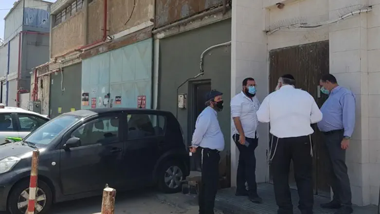 הסיור באחת מישיבות חב"ד