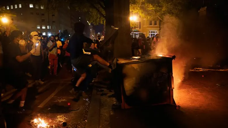 Массовая акция протеста в Вашингтоне