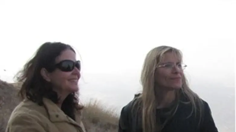 יעל דן מסיירת בשומרון