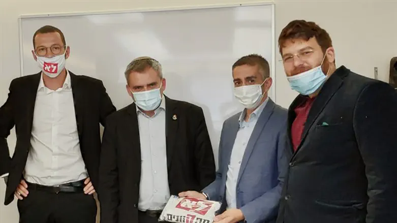 אלקין במפגש