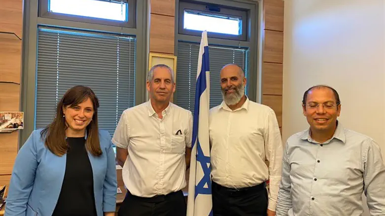 ראשי מועצת המכינות עם השרה חוטובלי